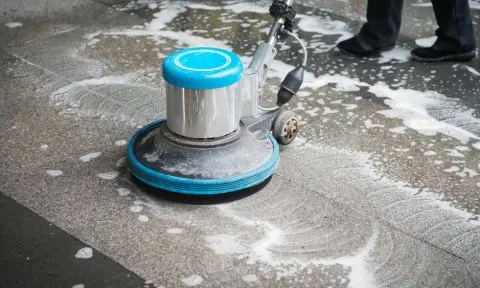 floor-scrubbing-machine-deep-cleaning